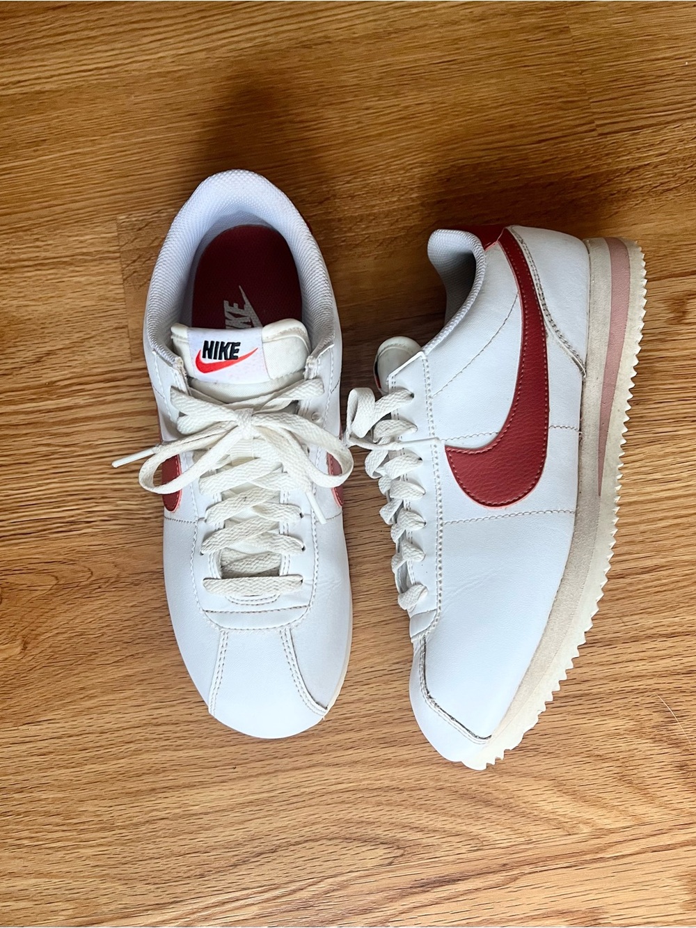 NIKE Cortez white and red women's sneakers tennis shoes fit like 8–8.5 M